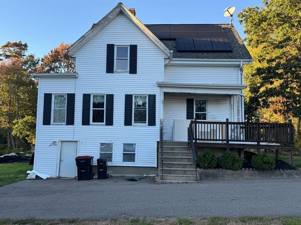 22 Blossom St, Brockton MA 02302
