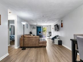 5 Karen Cir 16, Billerica MA 01821
