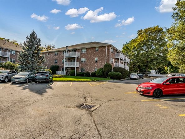 5 Karen Cir 16, Billerica MA 01821