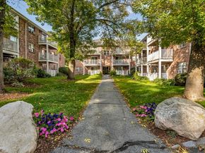 5 Karen Cir 16, Billerica MA 01821
