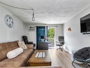 5 Karen Cir 16, Billerica MA 01821