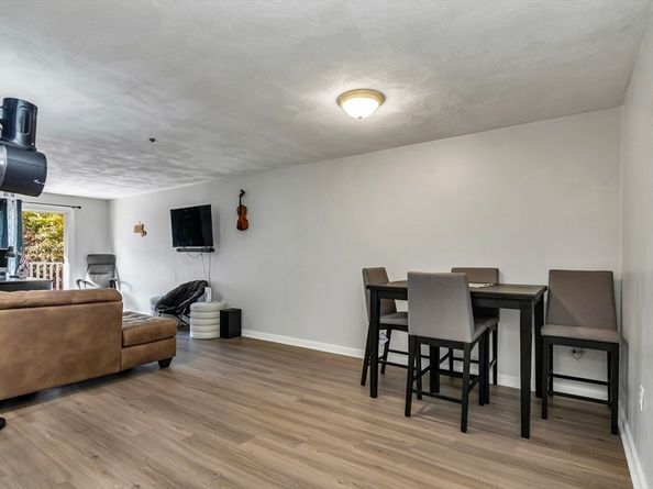 5 Karen Cir 16, Billerica MA 01821