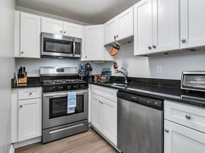 5 Karen Cir 16, Billerica MA 01821