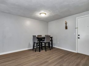 5 Karen Cir 16, Billerica MA 01821