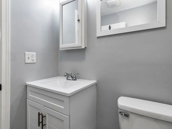 5 Karen Cir 16, Billerica MA 01821