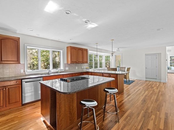 225 Prospect St, Hingham MA 02043