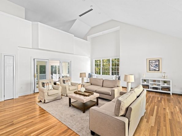 225 Prospect St, Hingham MA 02043