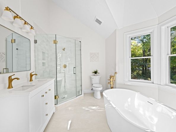 225 Prospect St, Hingham MA 02043