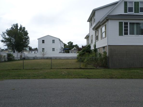 9 Douglas Rd, Saugus MA 01906