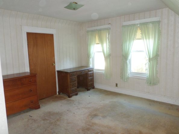 9 Douglas Rd, Saugus MA 01906