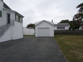 9 Douglas Rd, Saugus MA 01906