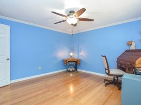2 Crestview Dr, Mendon MA 01756