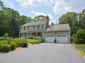 2 Crestview Dr, Mendon MA 01756
