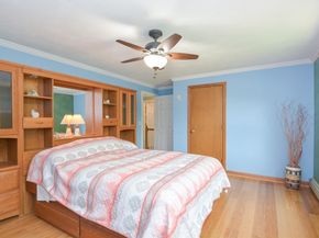 2 Crestview Dr, Mendon MA 01756