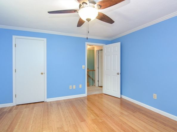 2 Crestview Dr, Mendon MA 01756
