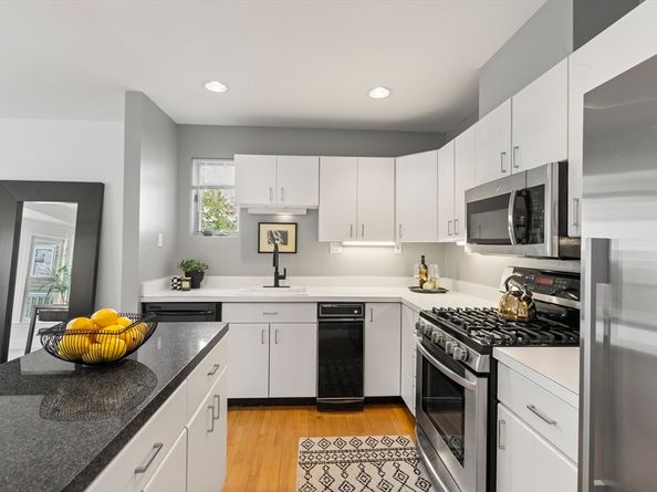 169 Walnut St 2, Boston MA 02122