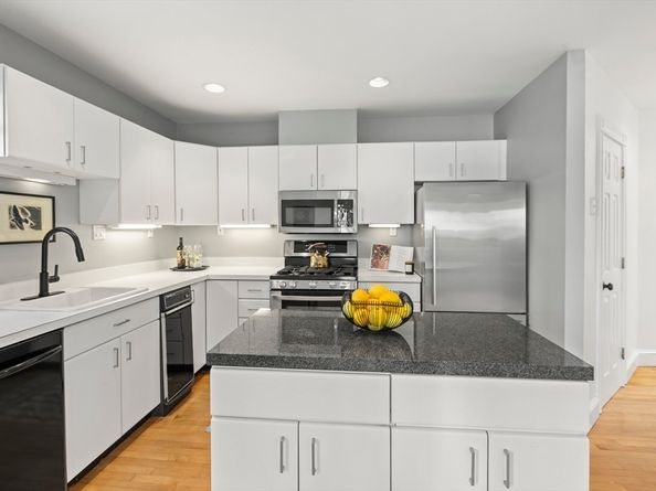 169 Walnut St 2, Boston MA 02122