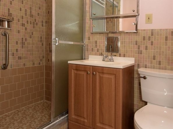 80 Salisbury St 206, Worcester MA 01609