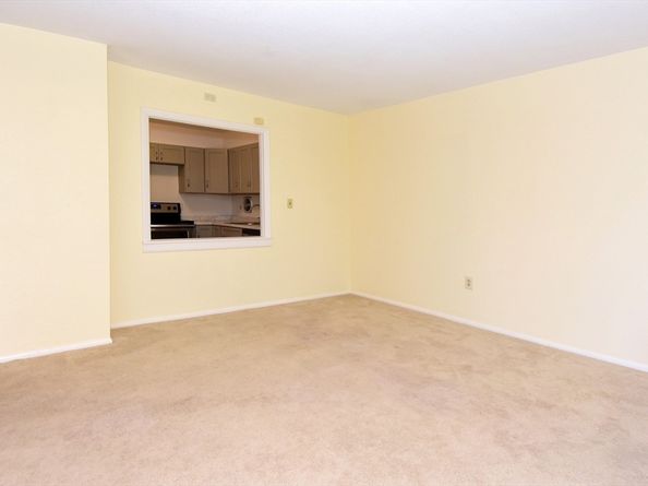 80 Salisbury St 206, Worcester MA 01609