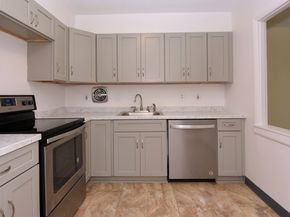 80 Salisbury St 206, Worcester MA 01609