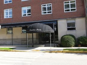 80 Salisbury St 206, Worcester MA 01609