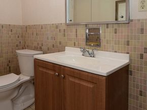 80 Salisbury St 206, Worcester MA 01609