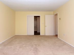 80 Salisbury St 206, Worcester MA 01609