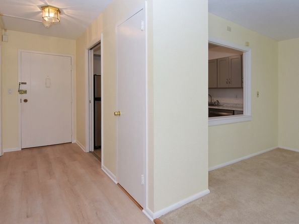 80 Salisbury St 206, Worcester MA 01609