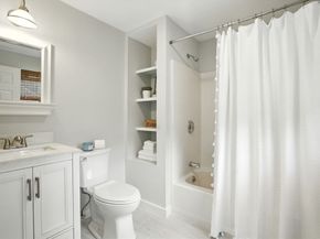 46 John Drive 46, Grafton MA 01536