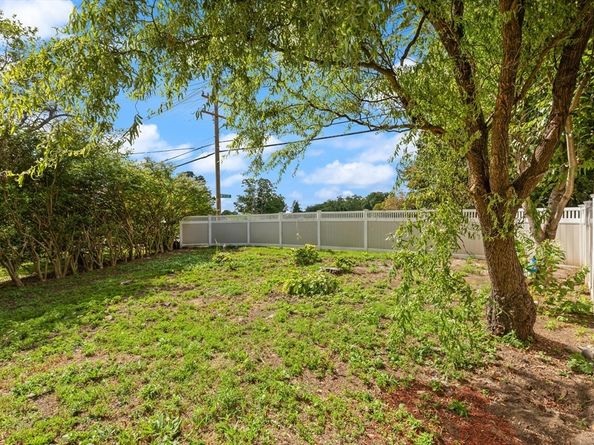 129 A-B Maple Ave, Shrewsbury MA 01545