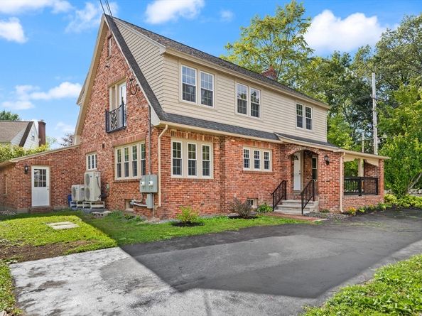 129 A-B Maple Ave, Shrewsbury MA 01545