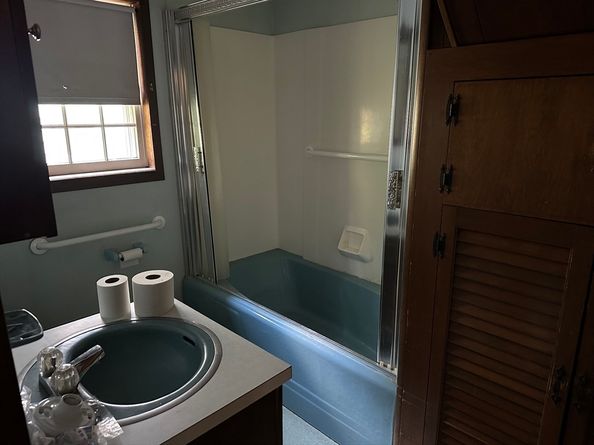 86 Main St, Douglas MA 01516