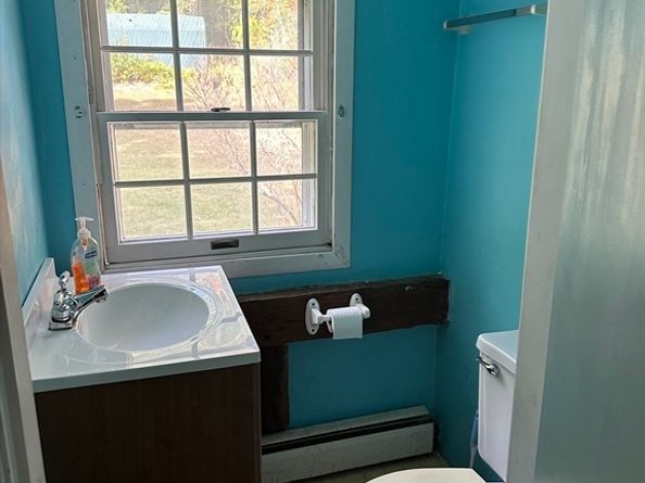 86 Main St, Douglas MA 01516