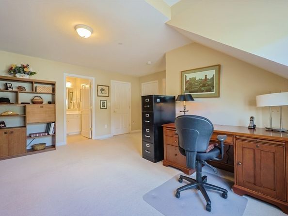 5 Blossom Ct 5, Westborough MA 01581