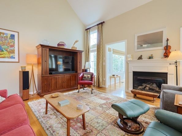 5 Blossom Ct 5, Westborough MA 01581