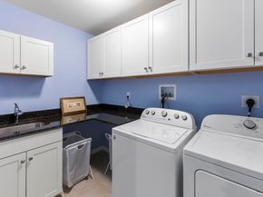 198 Stonehaven Dr, Weymouth MA 02190