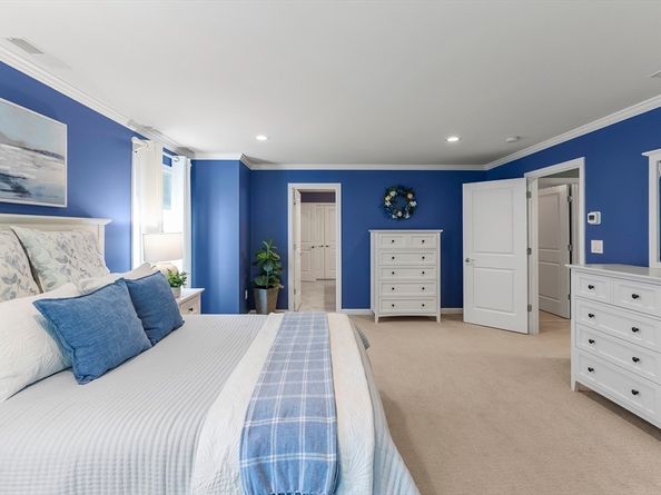 198 Stonehaven Dr, Weymouth MA 02190