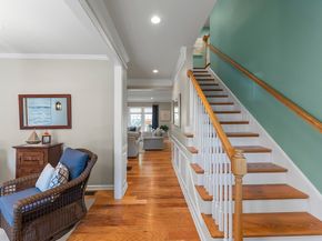 198 Stonehaven Dr, Weymouth MA 02190
