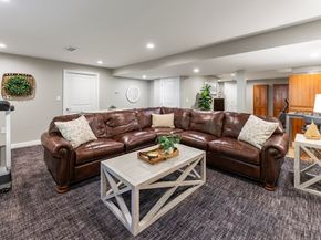 198 Stonehaven Dr, Weymouth MA 02190