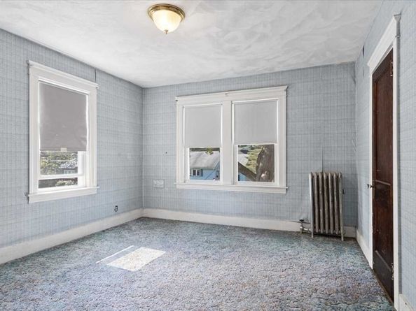 28 Cascade Rd, Worcester MA 01602