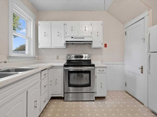 28 Cascade Rd, Worcester MA 01602