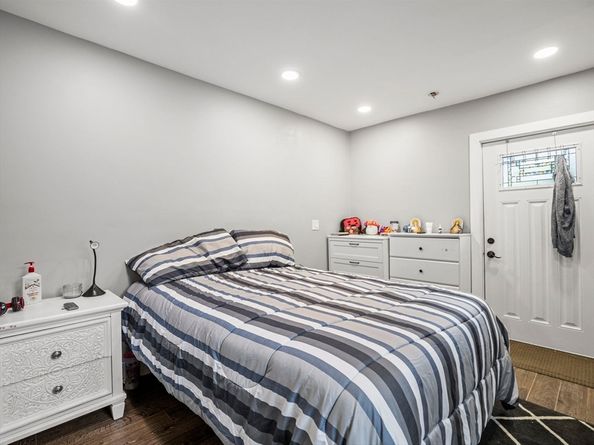 39 Emmons St, Milford MA 01757
