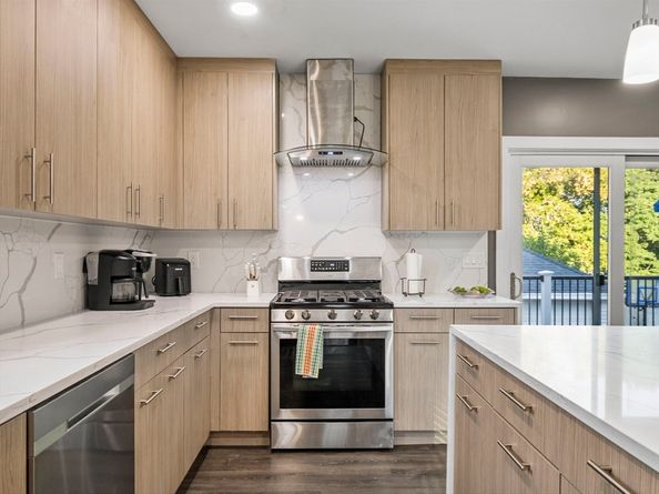 39 Emmons St, Milford MA 01757