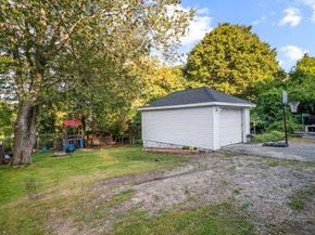 39 Emmons St, Milford MA 01757