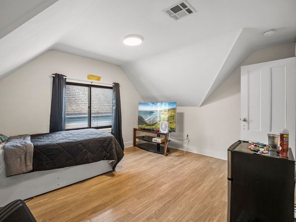 39 Emmons St, Milford MA 01757