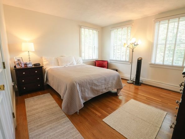 37 Trifiro Rd, Billerica MA 01821