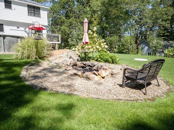 37 Trifiro Rd, Billerica MA 01821