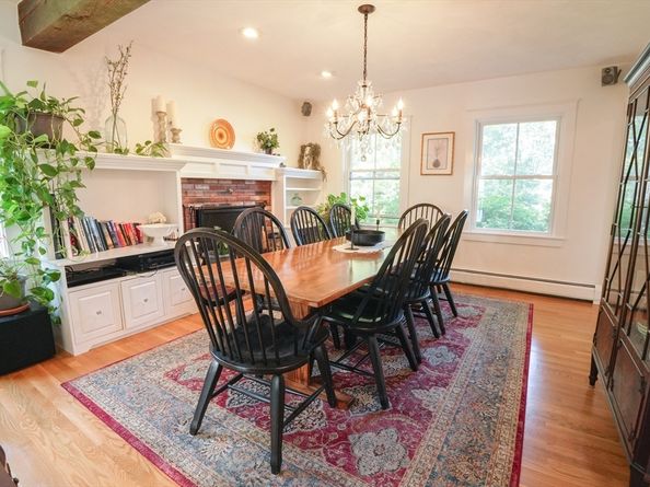 37 Trifiro Rd, Billerica MA 01821