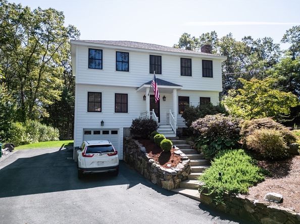 37 Trifiro Rd, Billerica MA 01821