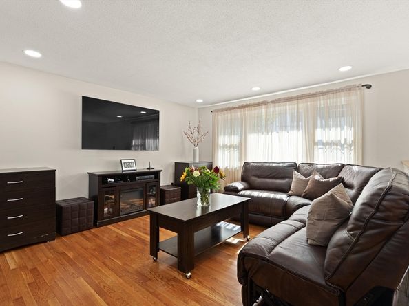 39 Bethany Rd, Framingham MA 01702